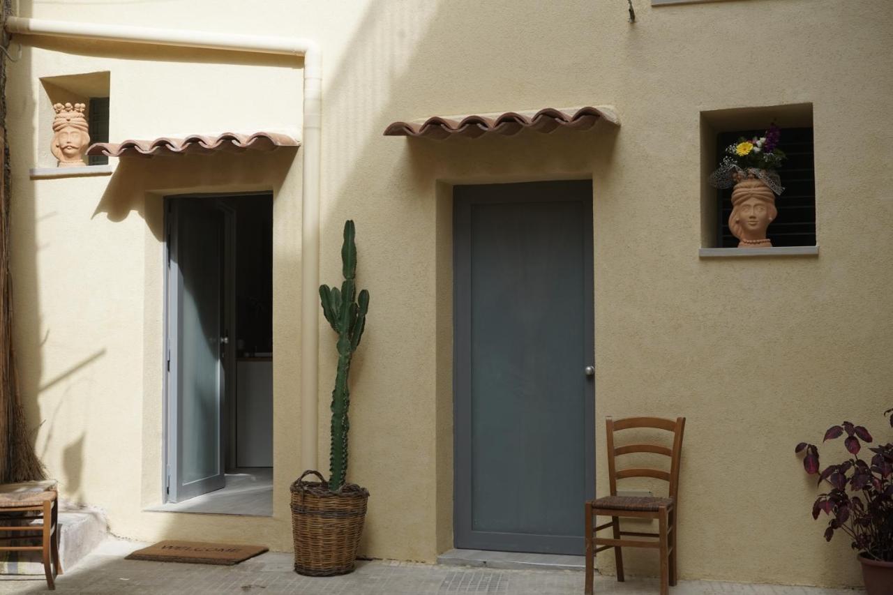 Locazione Turistica Domus Re Bed and Breakfast Αγκριτζέντο Εξωτερικό φωτογραφία